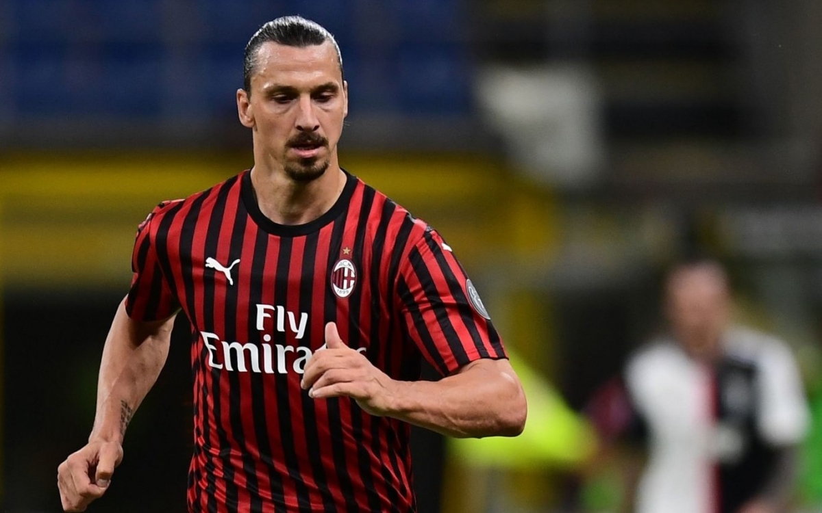 Ibrahimovic đi vào lịch sử Serie A sau trận AC Milan 3-0 Cagliari